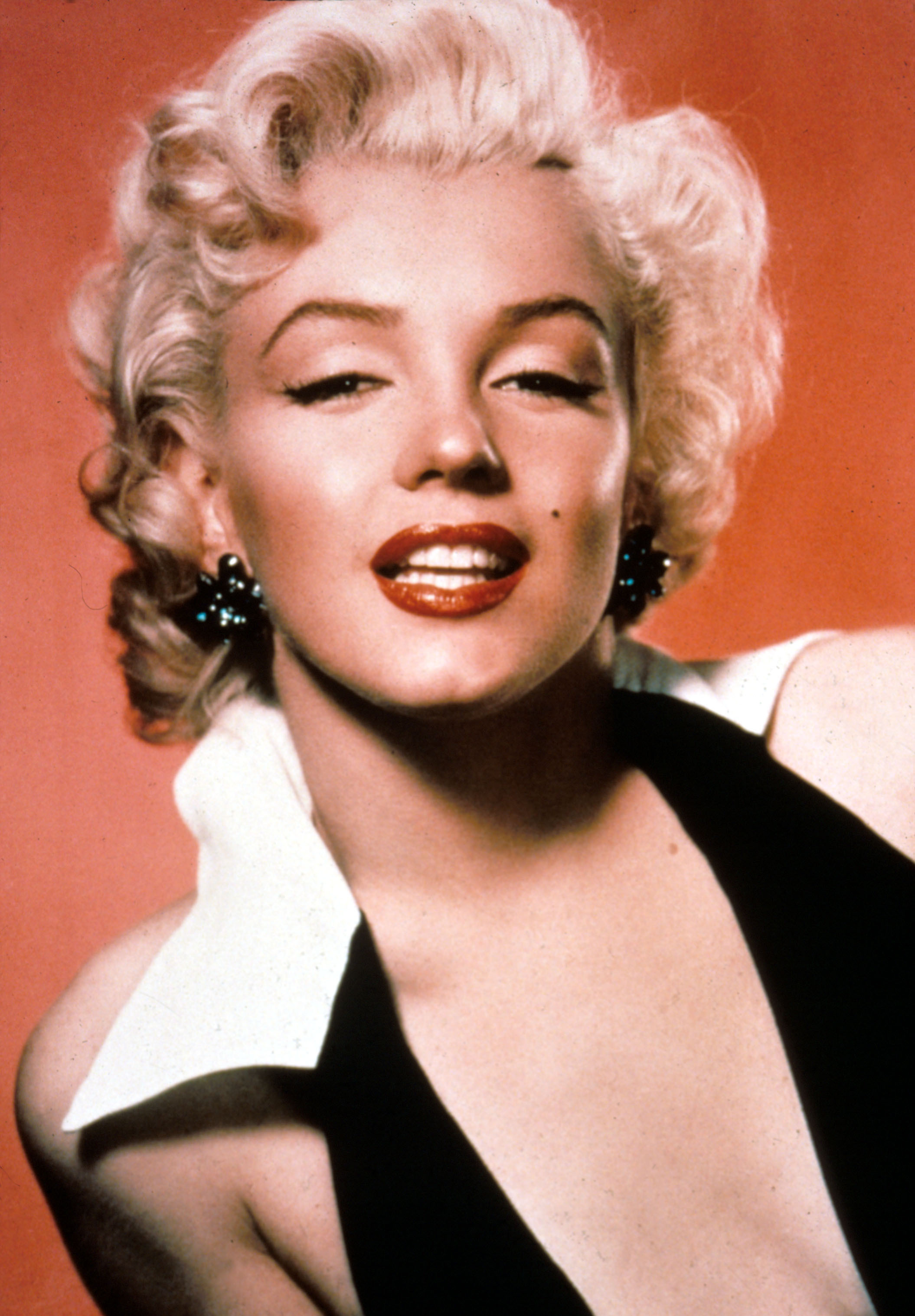Persoon belast met sportgame Doorlaatbaarheid sofa Marilyn Monroe - All the actresses who've played her | Gallery |  Wonderwall.com
