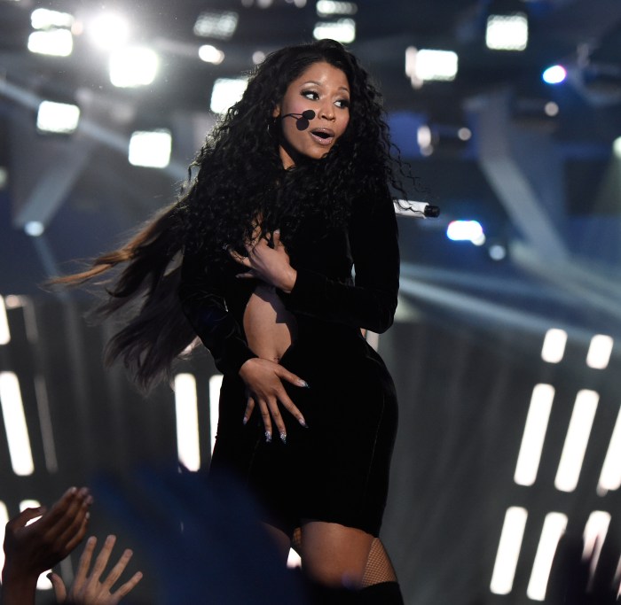 nicki-minaj-malfunction