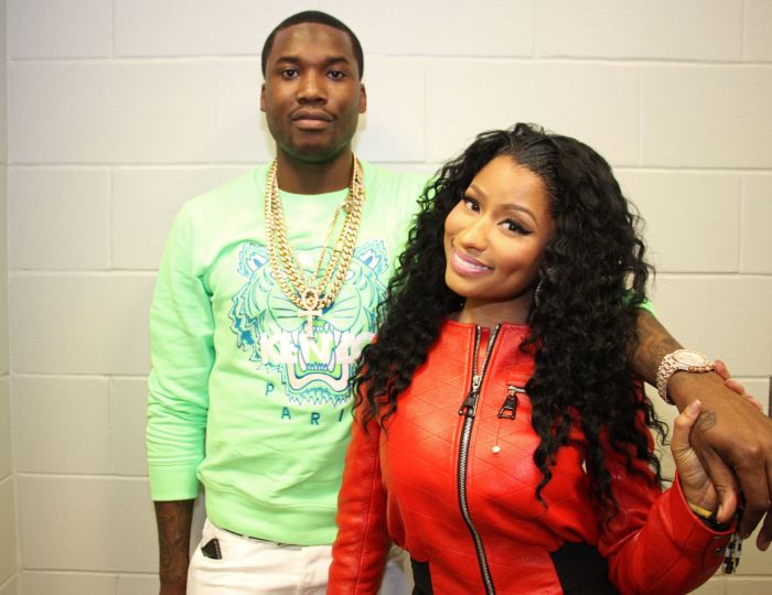 Battle Of The Bad Outfits: Nicki Minaj GOES OFF On Meek Mill To Defend Her  Husband 