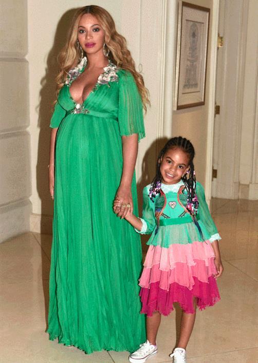 is Uundgåelig fordomme Did Blue Ivy really wear a $26,000 dress to the 'Beauty and the Beast'  premiere? | Wonderwall.com