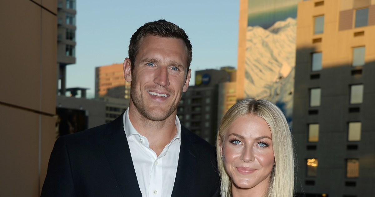 Julianne Hough and Brooks Laich's Labor Day Weekend Could Double as Another  Honeymoon in 2023