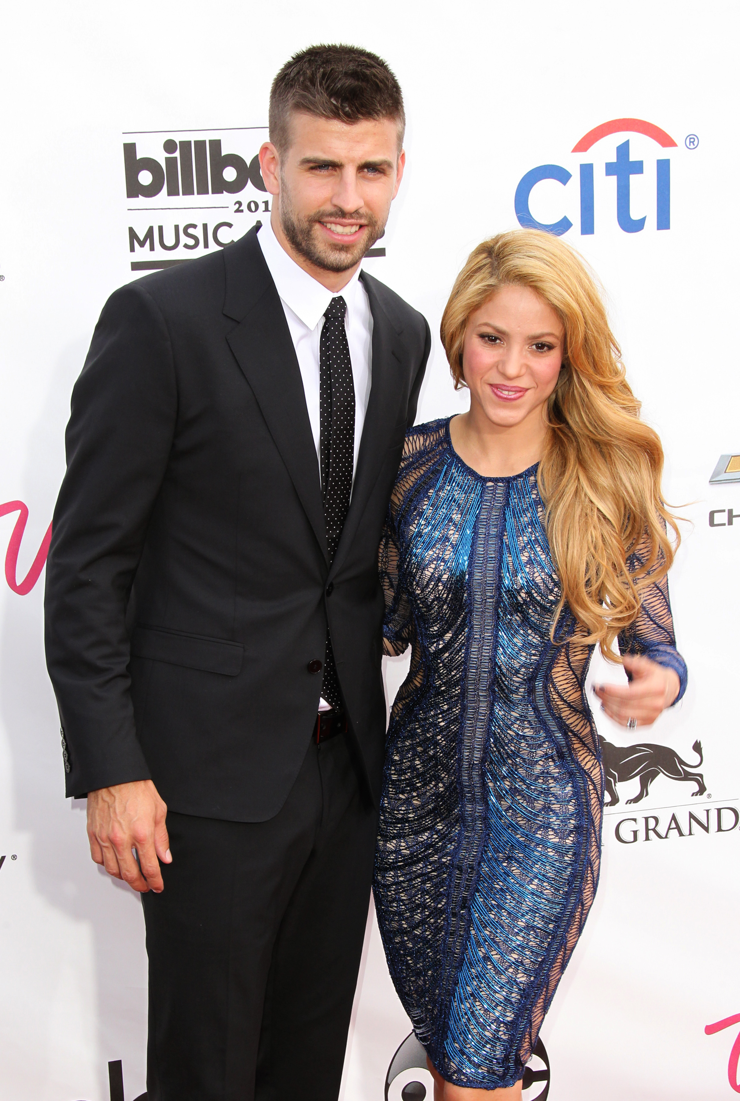 Shakira And Gerard Pique Hit With Split Rumors Wonderwall Com