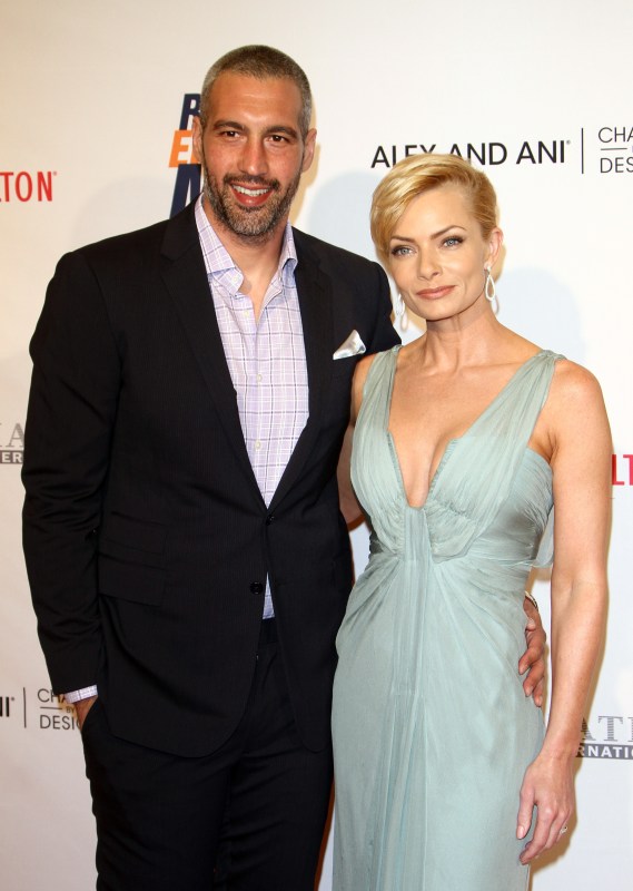 Jaime Pressly gives birth to twins