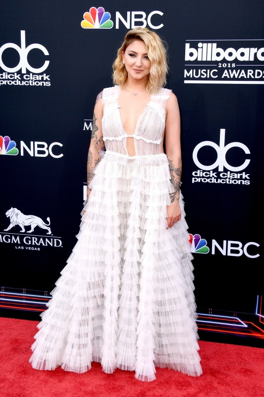 2018 Billboard Music Awards Fashion Hits And Misses Gallery