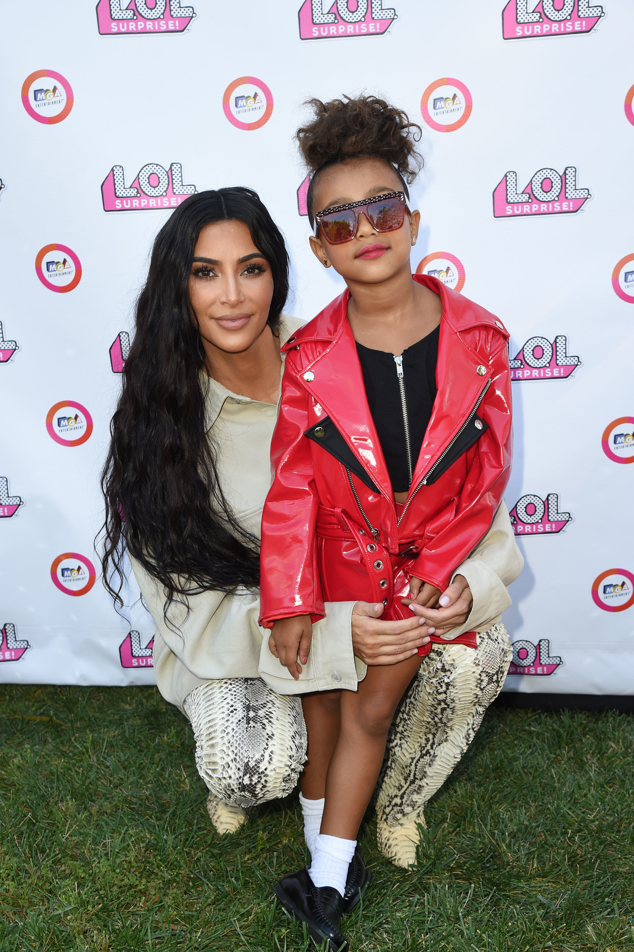 Celebrity Moms Who Appeared At Fashion Week: Kim Kardashian and More –  SheKnows