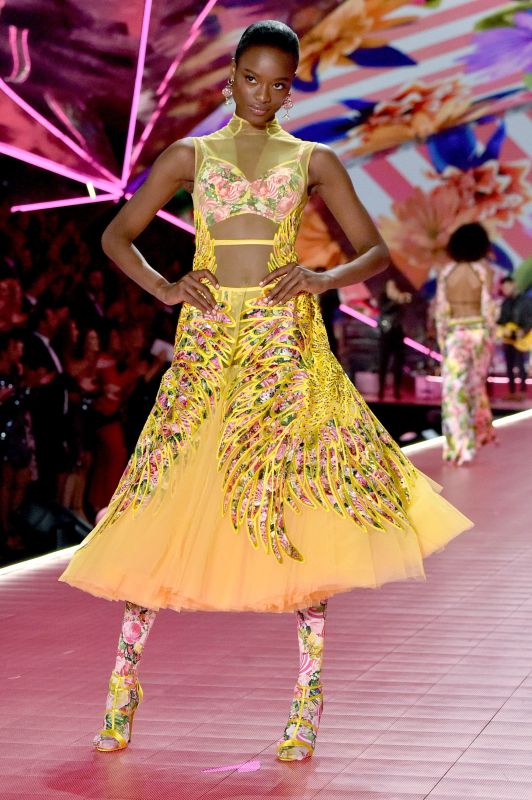 See models walk the 2018 Victoria's Secret Fashion Show runway ...