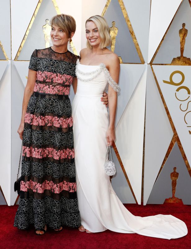 Sudbury's Chris Evans brings his mom to the Oscars