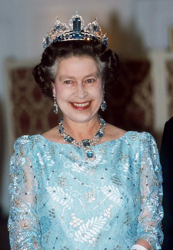 Photos from Stunning Royal Jewels From All Over the World - E