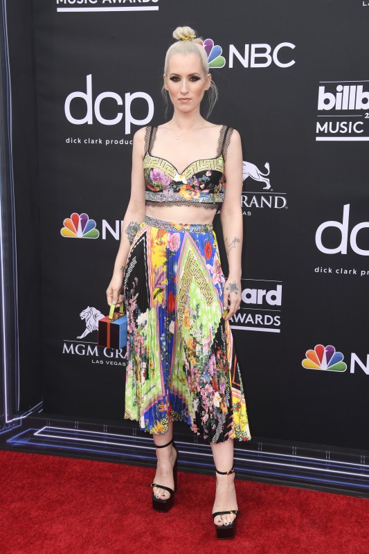 Sabrina Carpenter Dons Cong Tri at Billboard Women in Music Awards '23