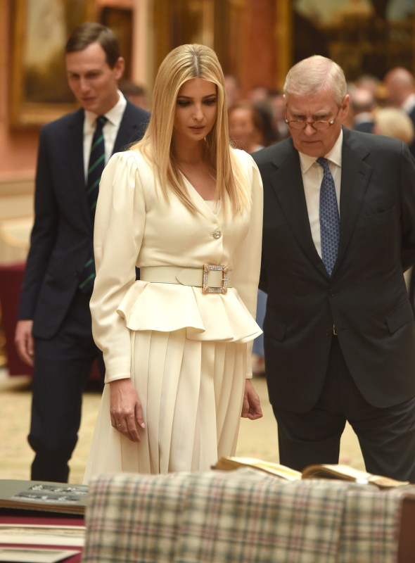 President Donald Trump state visit with Queen Elizabeth - best photos ...