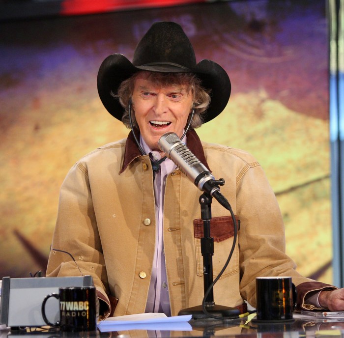 https://www.wonderwall.com/wp-content/uploads/sites/2/2019/12/1070204-tanya-tucker-visits-the-imus-in-the-morning-show-on-the-.jpg?w=700