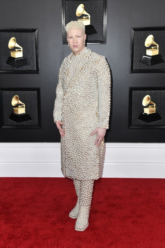 The biggest Grammy fashion hits — and misses — in history – New