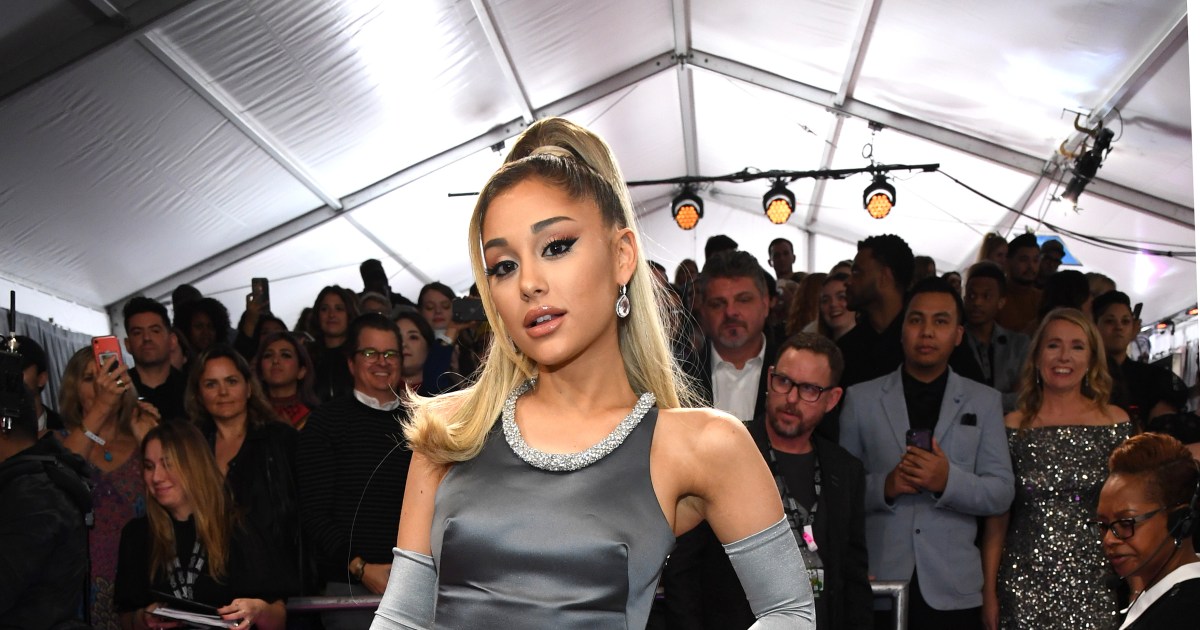 Ariana Grande shares a kiss with a mystery man, plus more news | Gallery |  Wonderwall.com