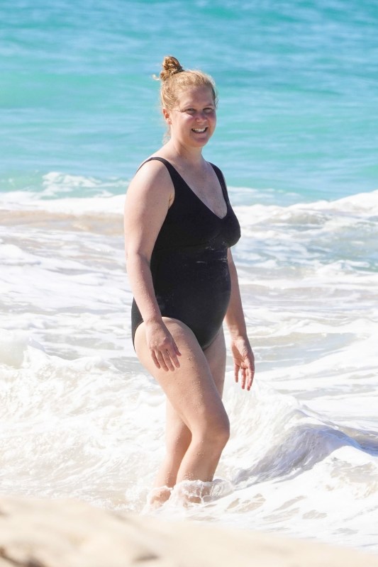 Spy Candid Beach Nudes - Celebs at the beach, in bikinis in 2020 | Gallery | Wonderwall.com