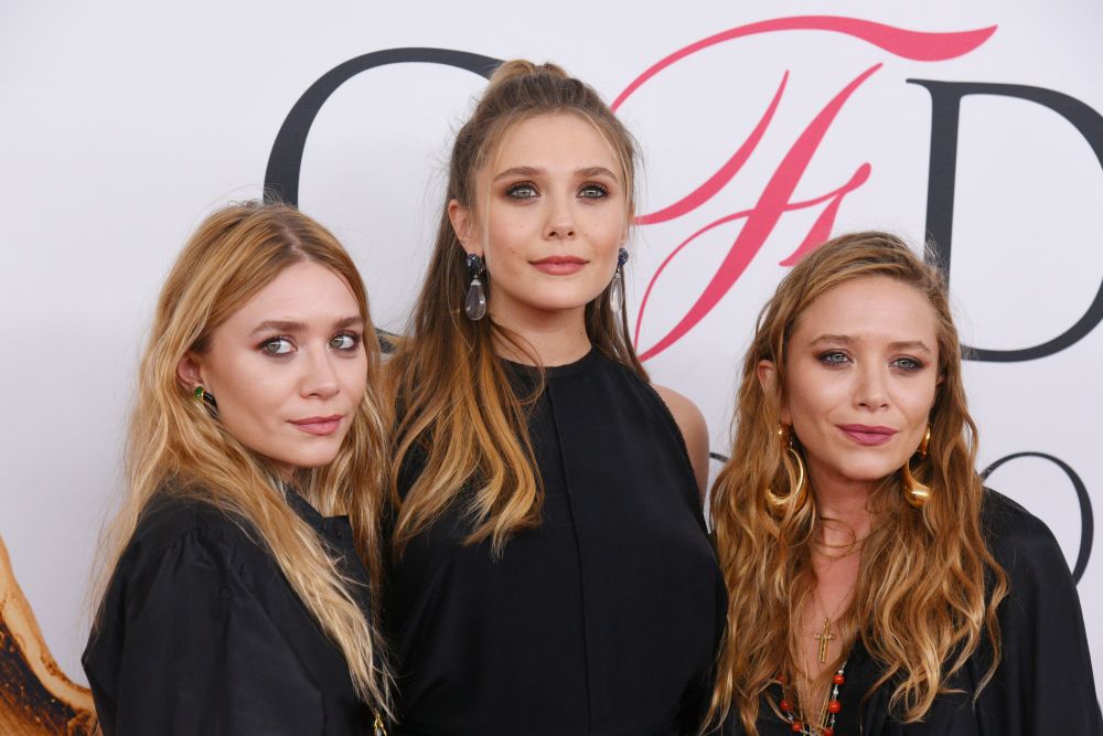 Elizabeth Olsen dishes on growing up in the shadow of famous twin ...