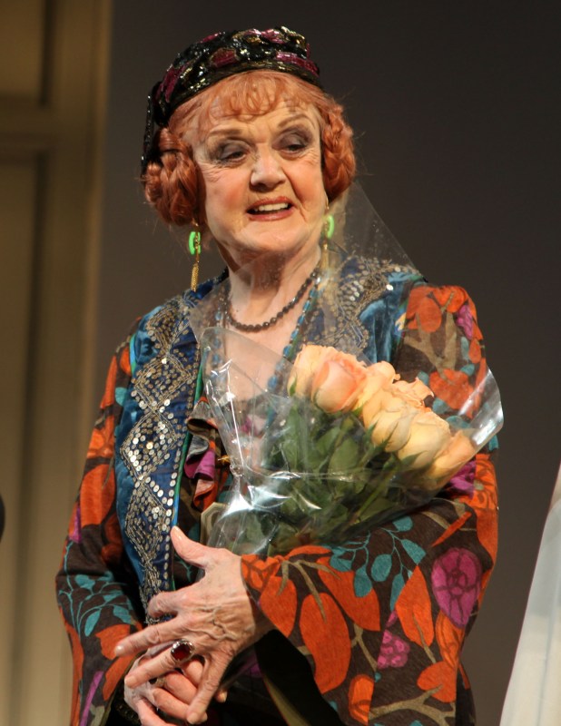 06/2023 Say Goodbye To Angela Lansbury With A Look Back At The 'Murder ...