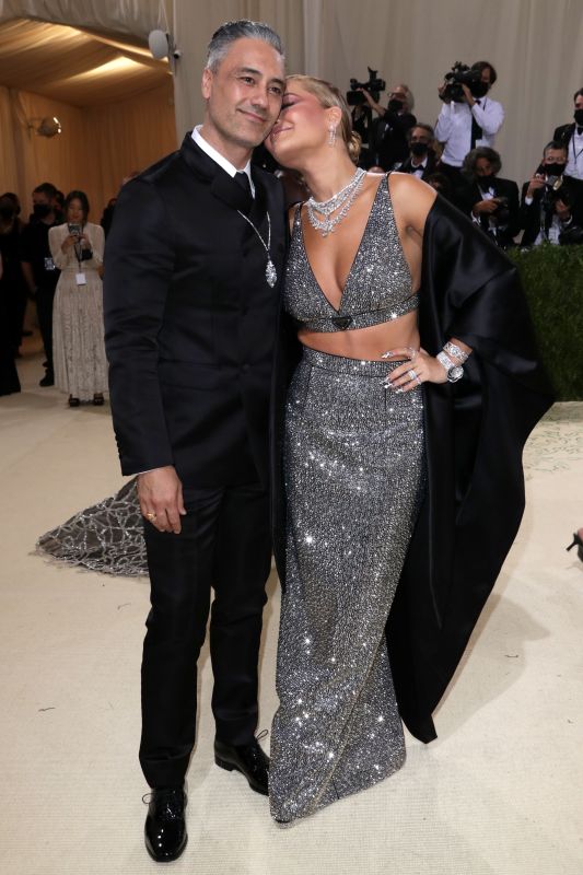 Celeb PDA from the Met Gala 2021: The Biebers hold hands, Bennifer ...