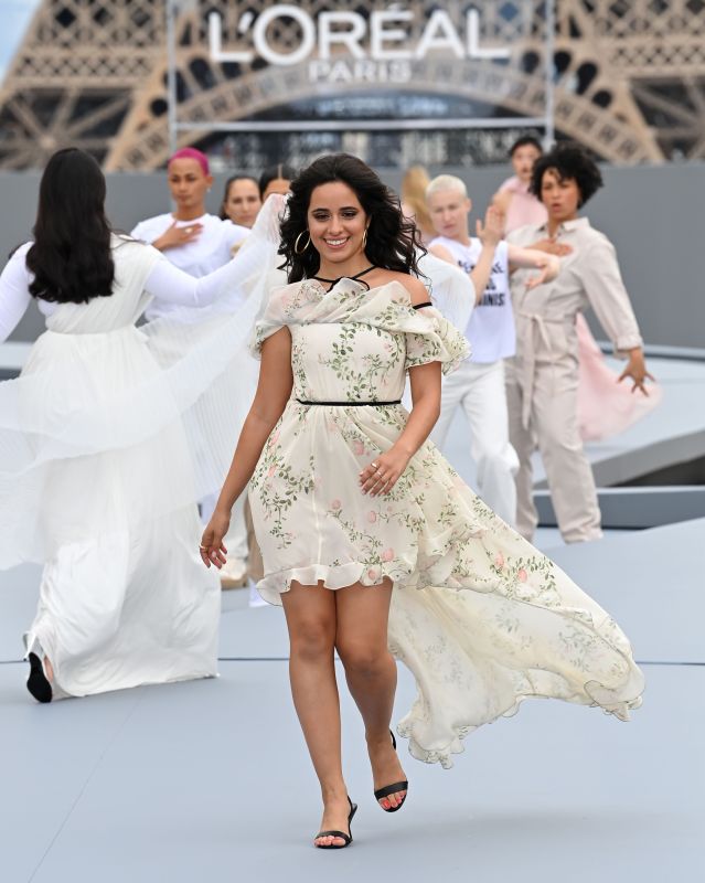 Paris Fashion Week 2021 dazzles visitors with glamor