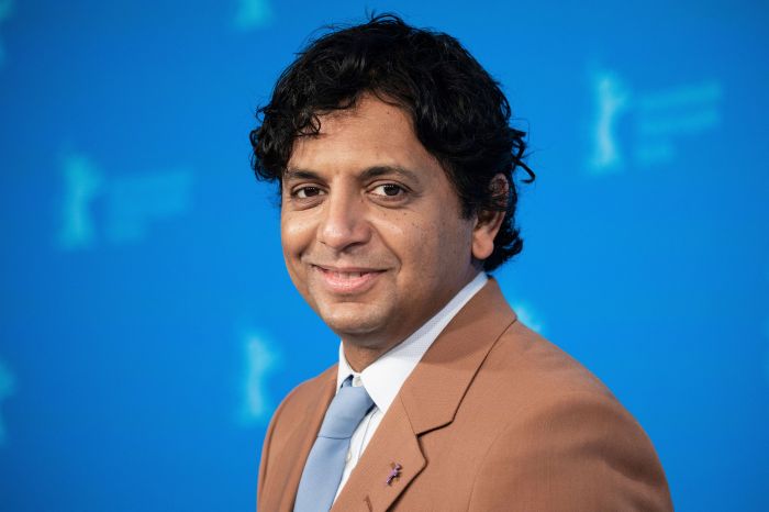 https://www.wonderwall.com/wp-content/uploads/sites/2/2022/03/m.-night-shyamalan.jpeg?w=700