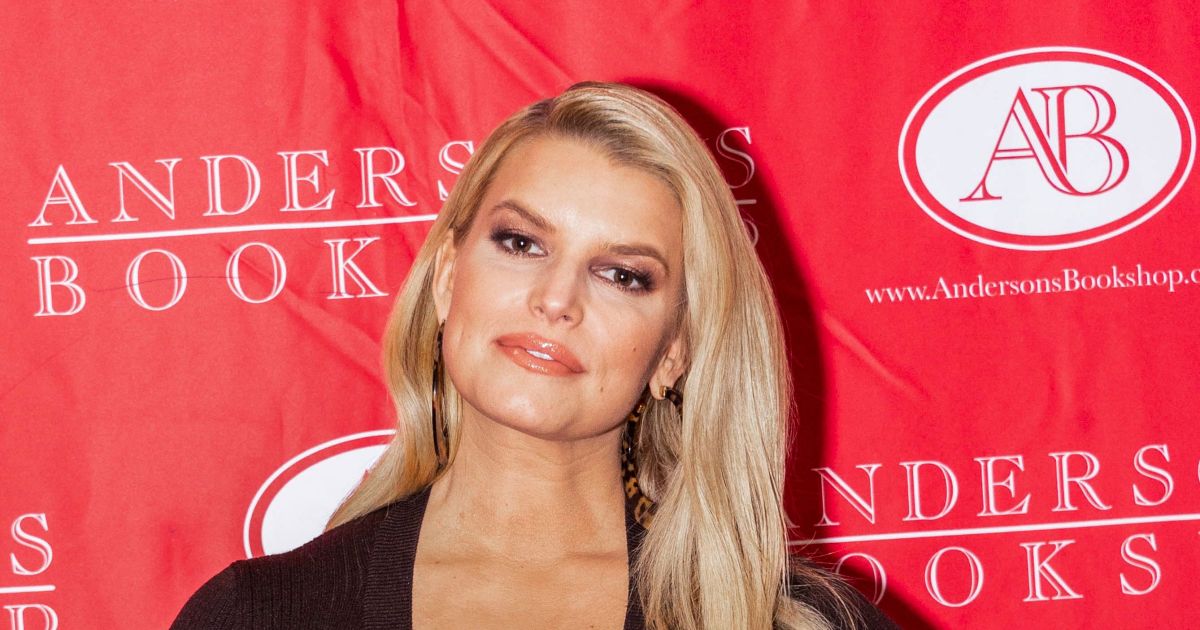 Jessica Simpson Wears 'Newlyweds' Skirt From 19 Years Ago