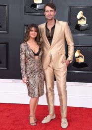 Country Singer Is More Than A Foot Shorter Than Her Husband More 