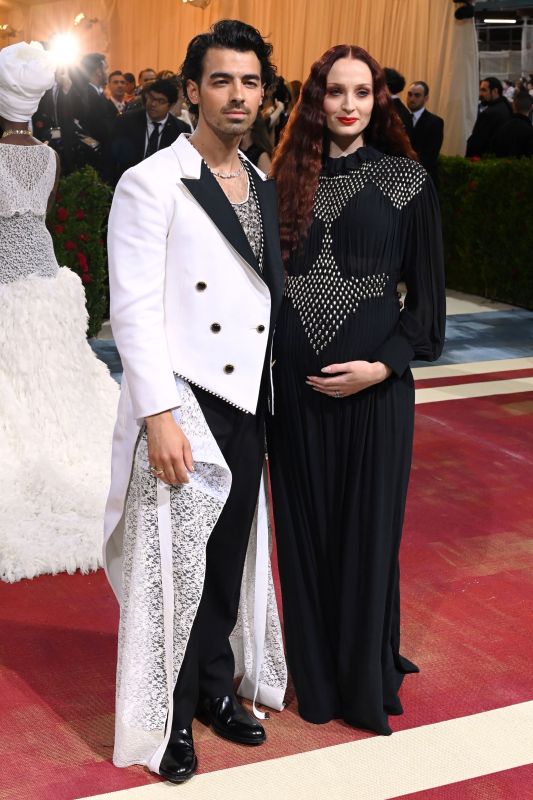 Newlyweds Joe Jonas & Sophie Turner Attend 2019 Met Gala