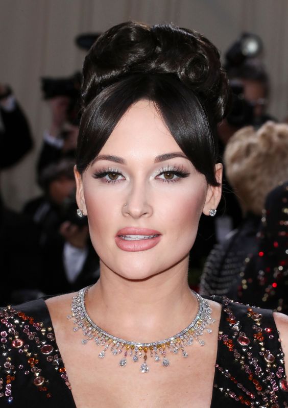 Emma Stones's 2022 Met Gala Hairstyle