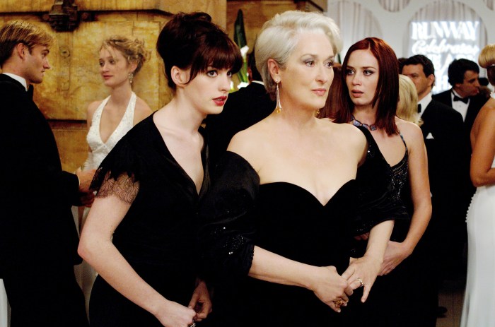 https://www.wonderwall.com/wp-content/uploads/sites/2/2022/07/the-devil-wears-prada-2006-anne-hathaway-meryl-streep-emily-blunt.jpeg?w=700