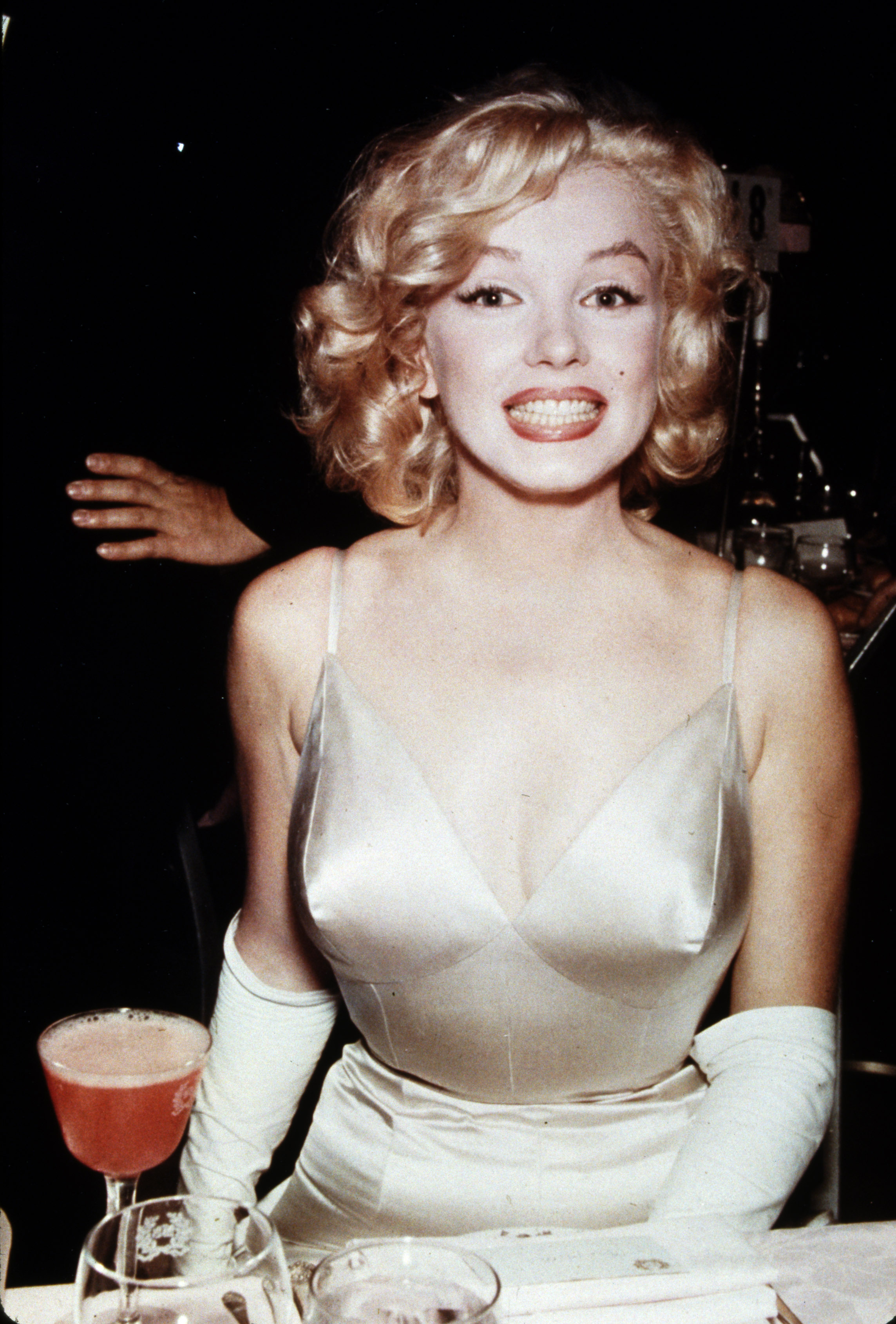 Marilyn monroe deals hoop earrings