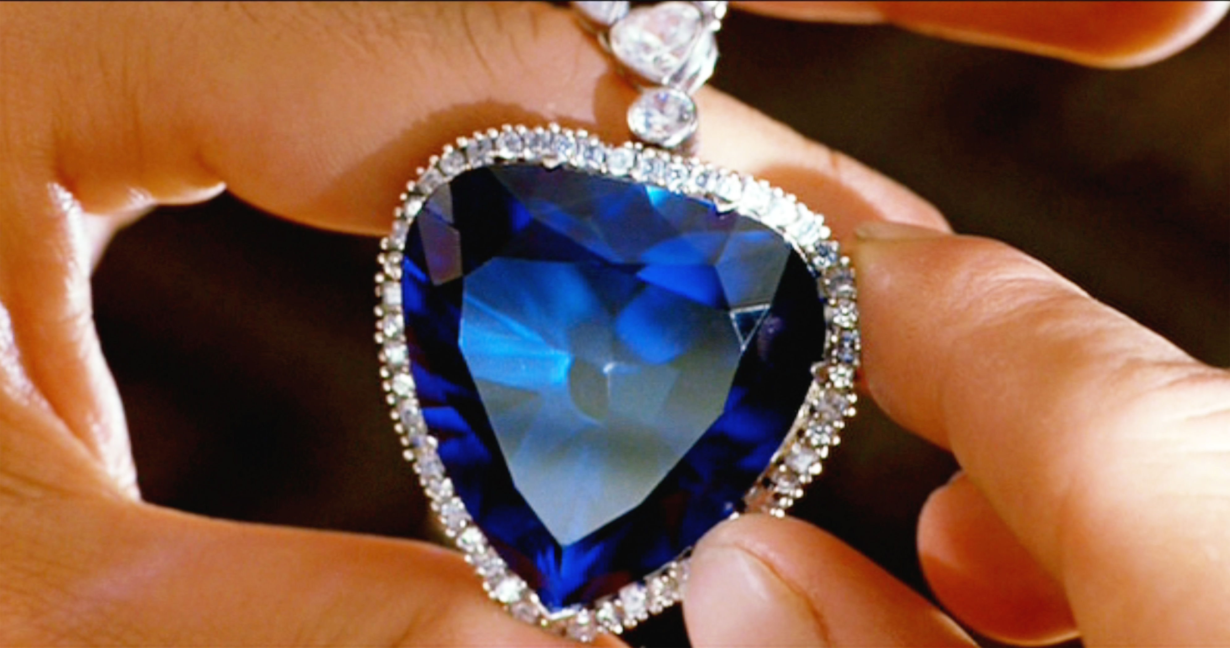 See the Heart of the Ocean blue diamond necklace, plus more of the most  expensive jewelry worn by your favorite stars | Gallery 