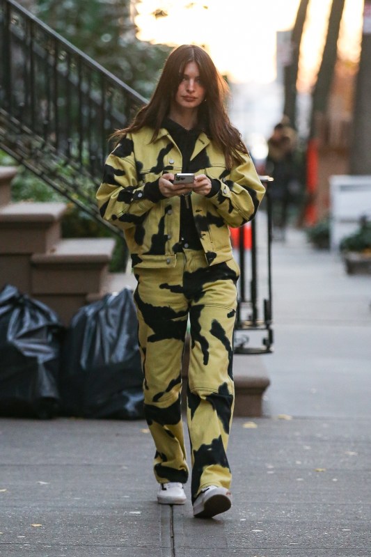 Megan Fox Black Baggy Sweatpants Street Style Hollywood 2020