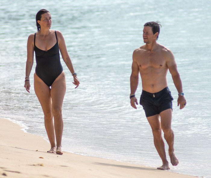 Stars wearing bikinis, swimsuits - celebrity beach bodies 2022