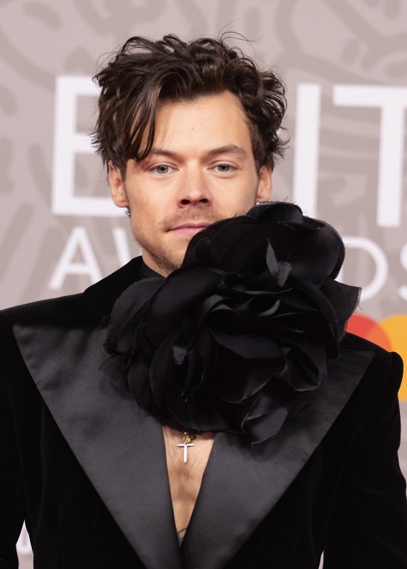Harry Styles Formal Outfits: Step Up Your Style Game Now!