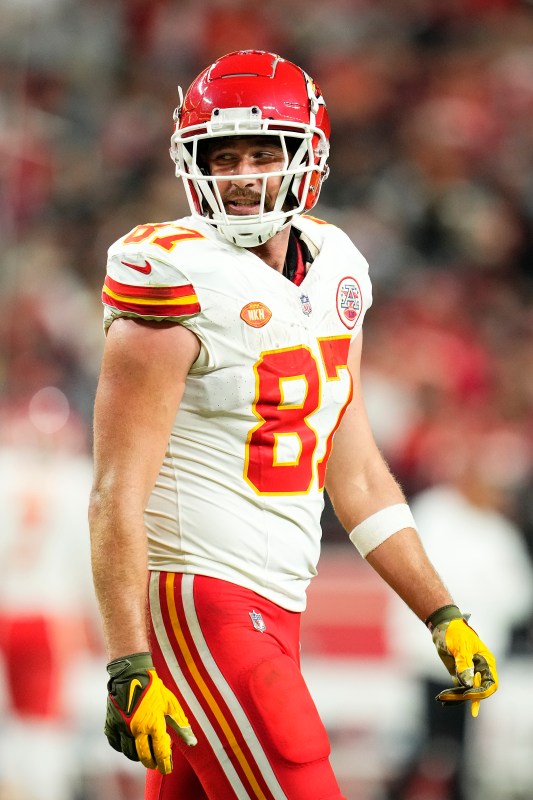 The best pictures of Travis Kelce as he set a new receiving yards