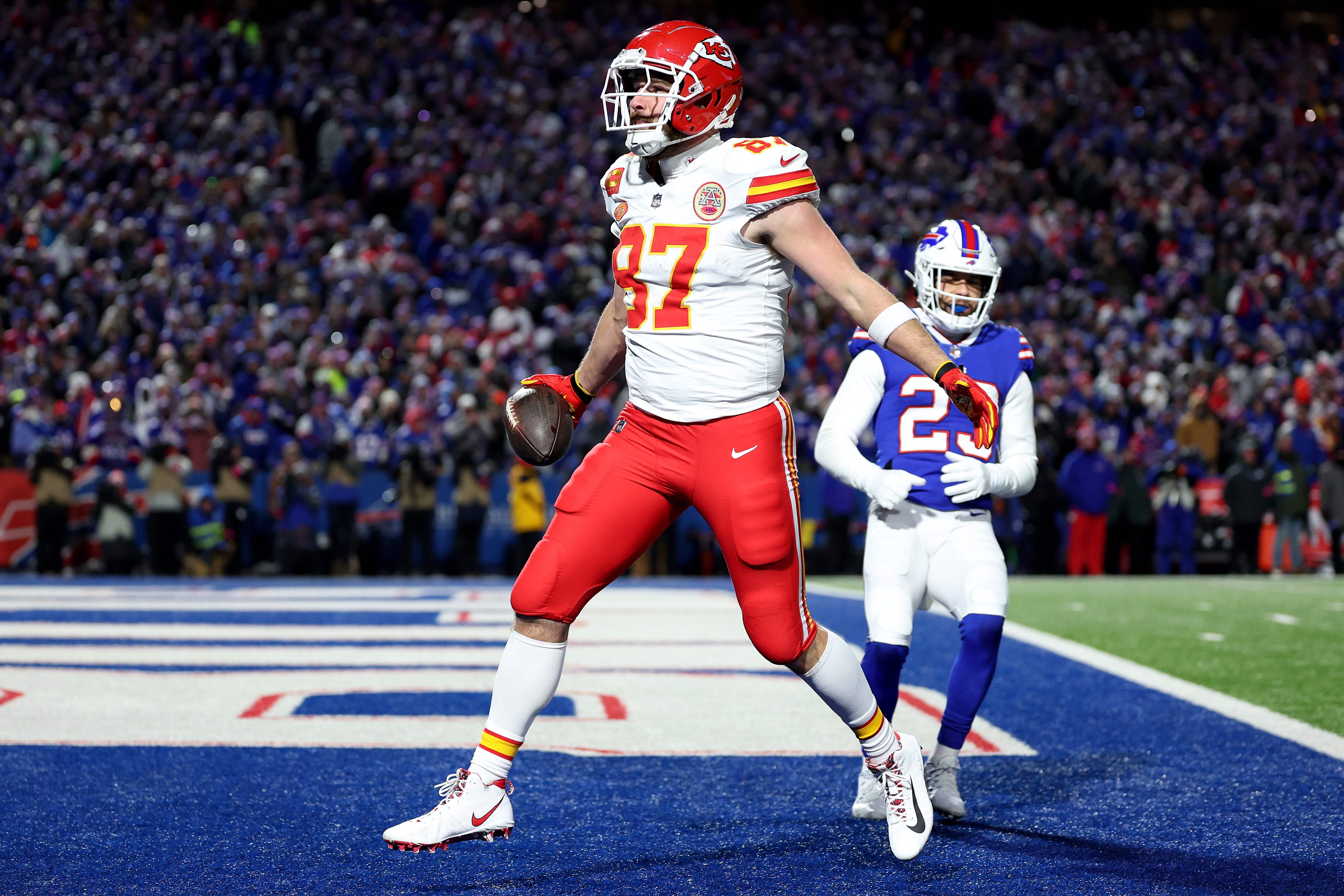 The Best Pictures Of Travis Kelce And Patrick Mahomes As The Chiefs ...